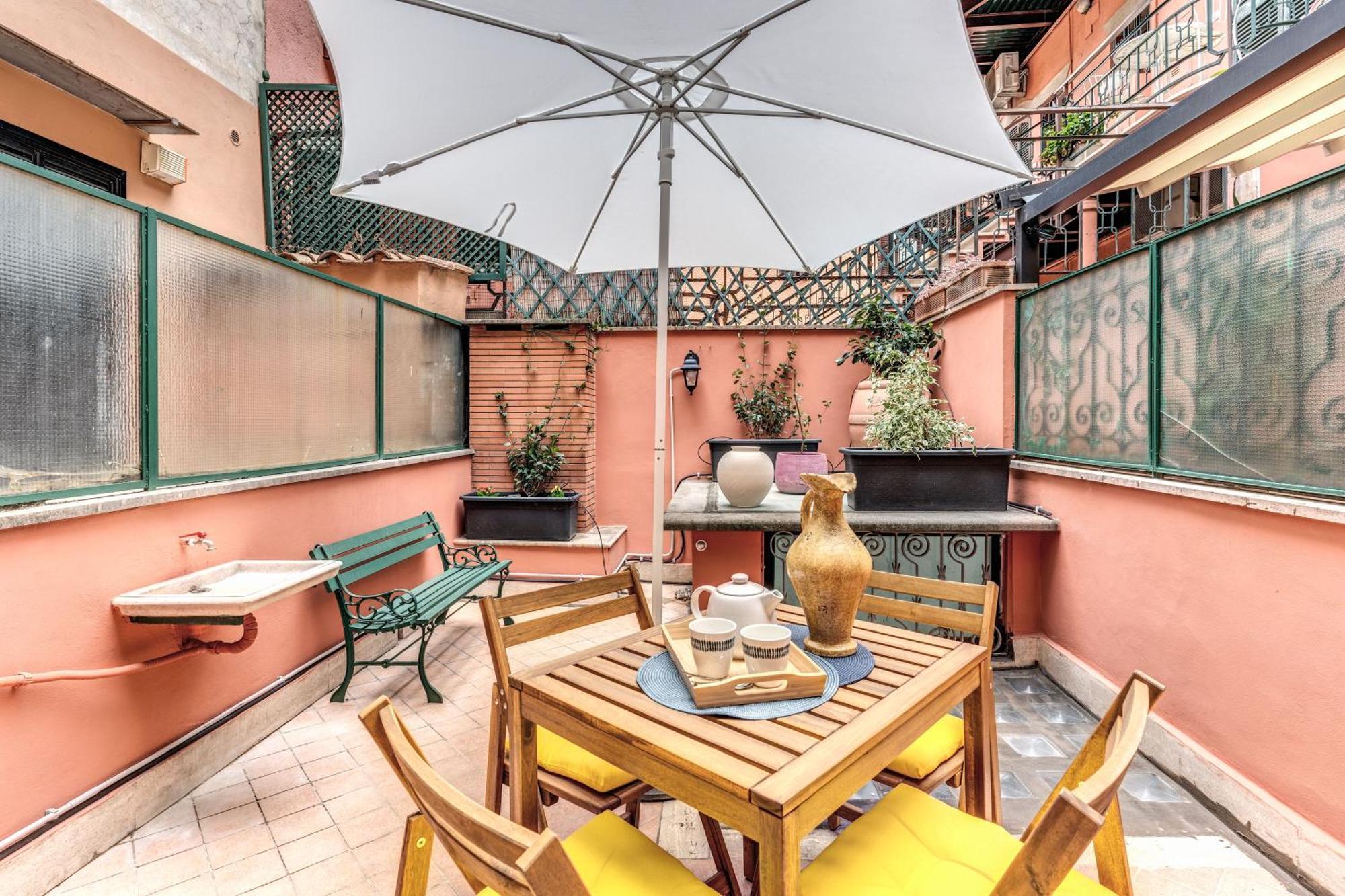 Elegant Apartment Behind The Colosseum روما المظهر الخارجي الصورة