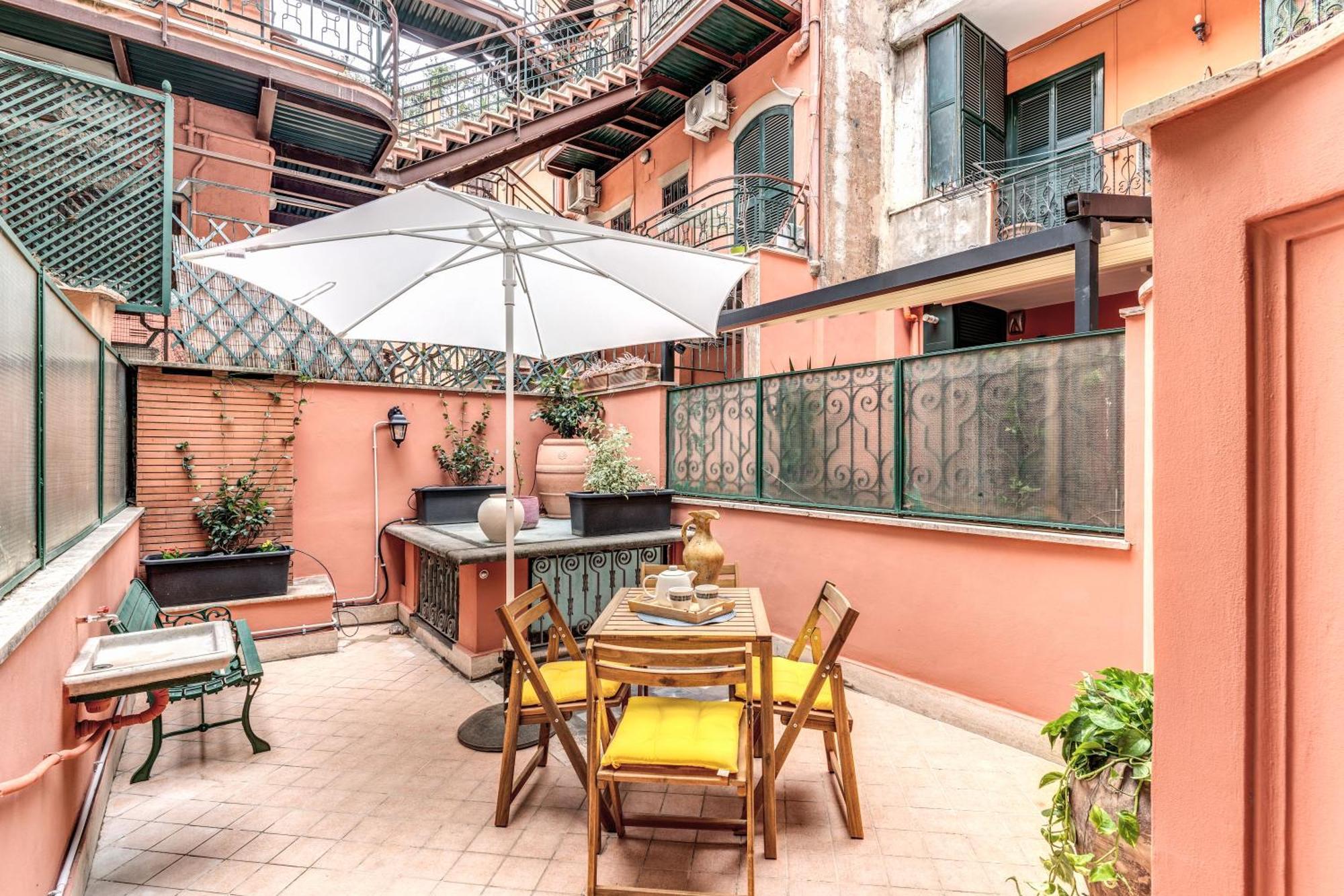 Elegant Apartment Behind The Colosseum روما المظهر الخارجي الصورة