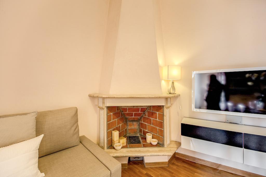 Elegant Apartment Behind The Colosseum روما المظهر الخارجي الصورة