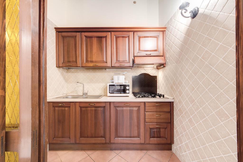 Elegant Apartment Behind The Colosseum روما المظهر الخارجي الصورة