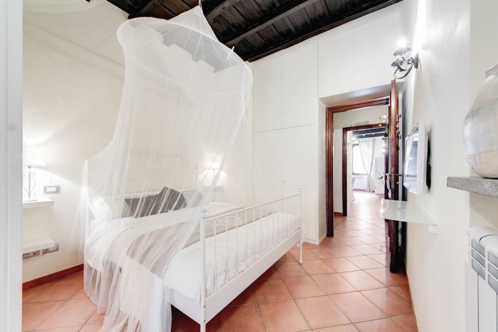 Elegant Apartment Behind The Colosseum روما الغرفة الصورة