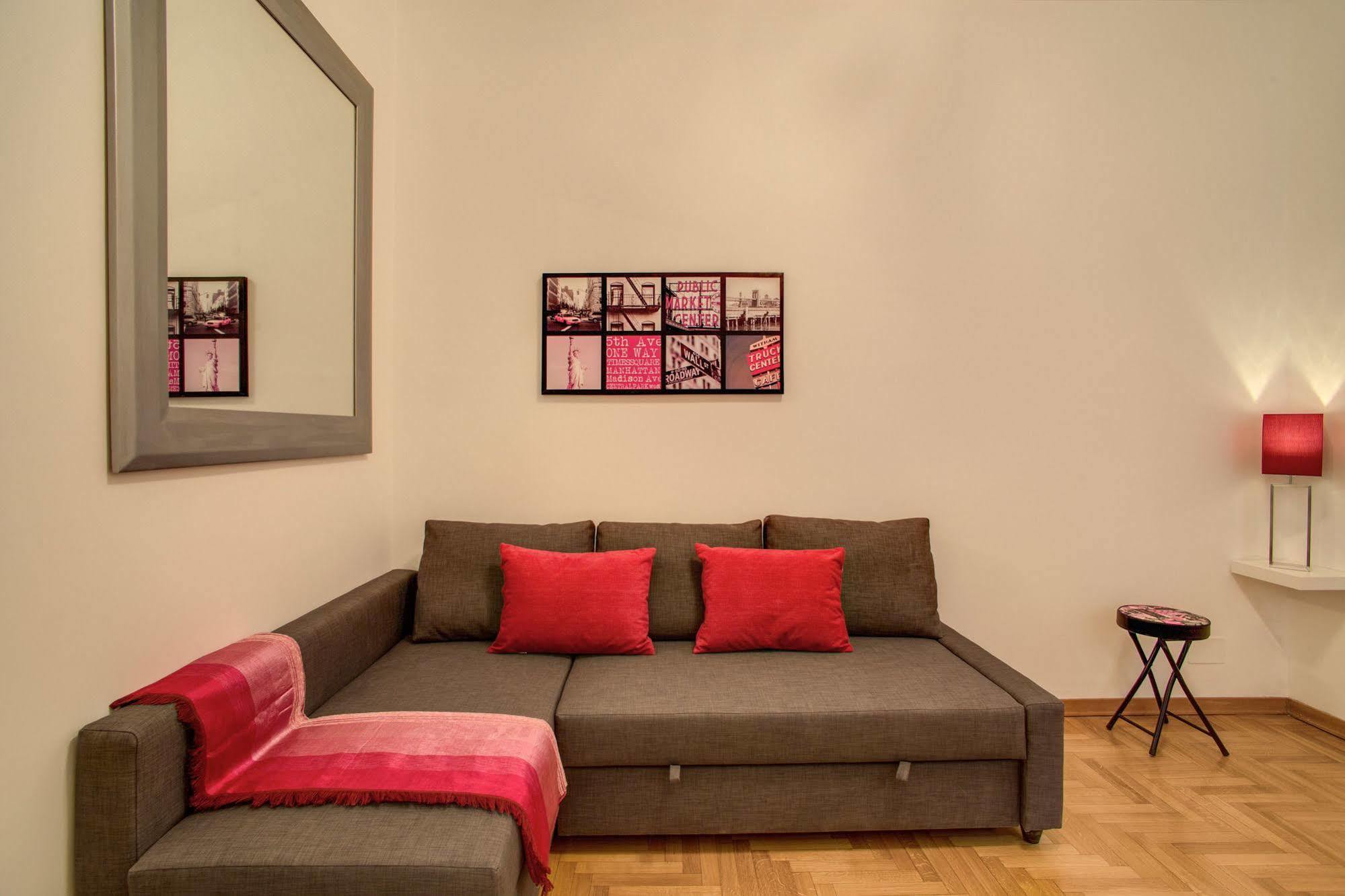 Elegant Apartment Behind The Colosseum روما المظهر الخارجي الصورة