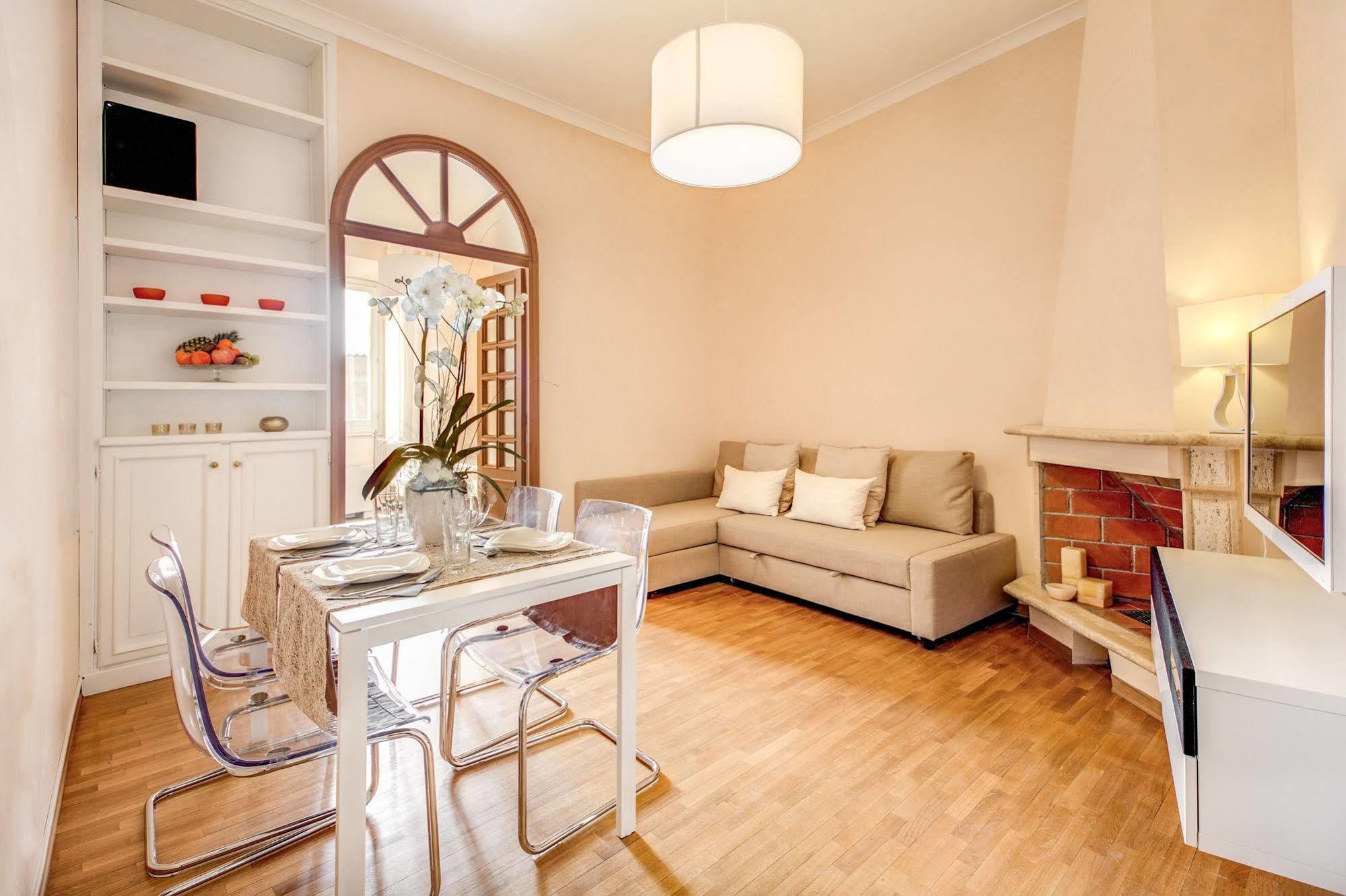 Elegant Apartment Behind The Colosseum روما المظهر الخارجي الصورة