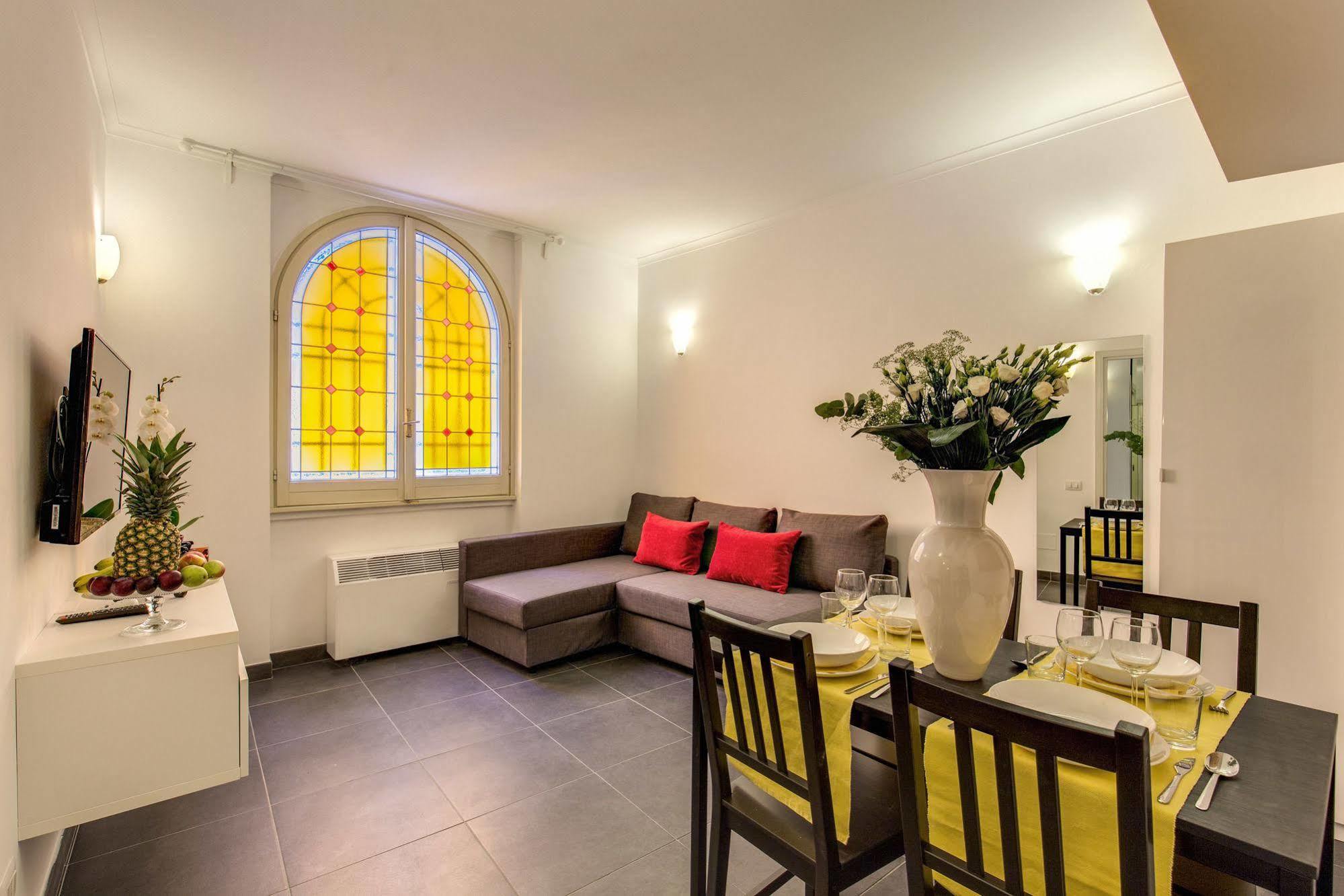 Elegant Apartment Behind The Colosseum روما المظهر الخارجي الصورة