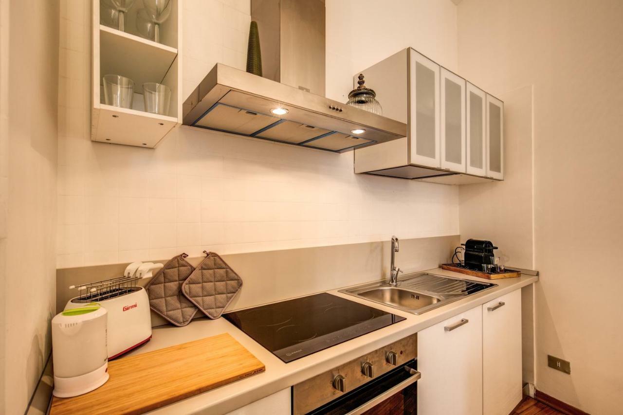Elegant Apartment Behind The Colosseum روما المظهر الخارجي الصورة