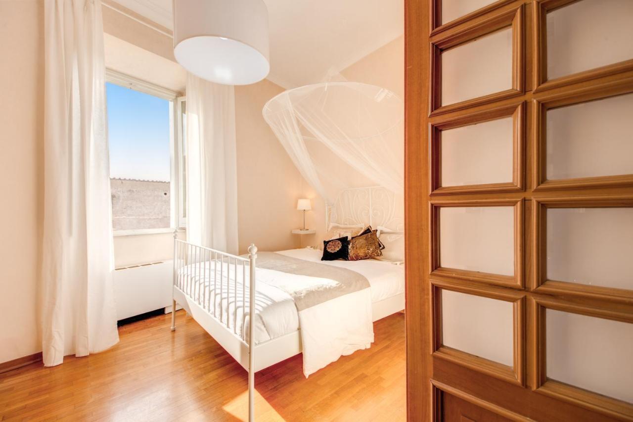 Elegant Apartment Behind The Colosseum روما الغرفة الصورة
