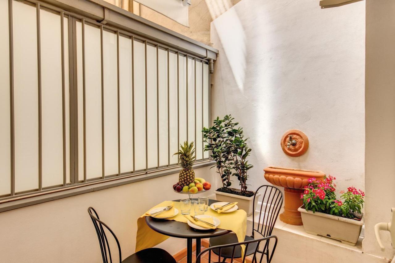 Elegant Apartment Behind The Colosseum روما الغرفة الصورة